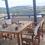 Hill View * 尼基季